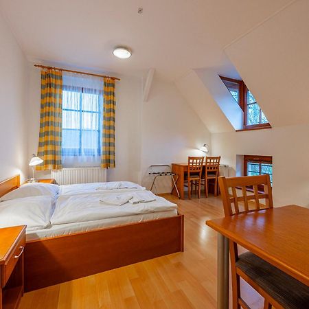 Mlyn Mitrovice Hotell Příbram Exteriör bild