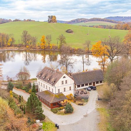 Mlyn Mitrovice Hotell Příbram Exteriör bild