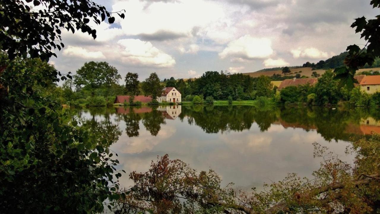 Mlyn Mitrovice Hotell Příbram Exteriör bild