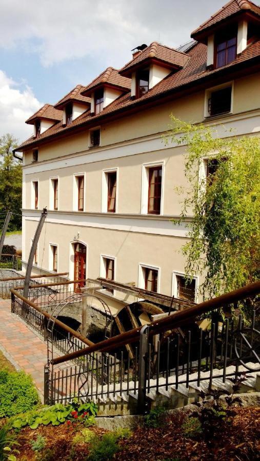 Mlyn Mitrovice Hotell Příbram Exteriör bild