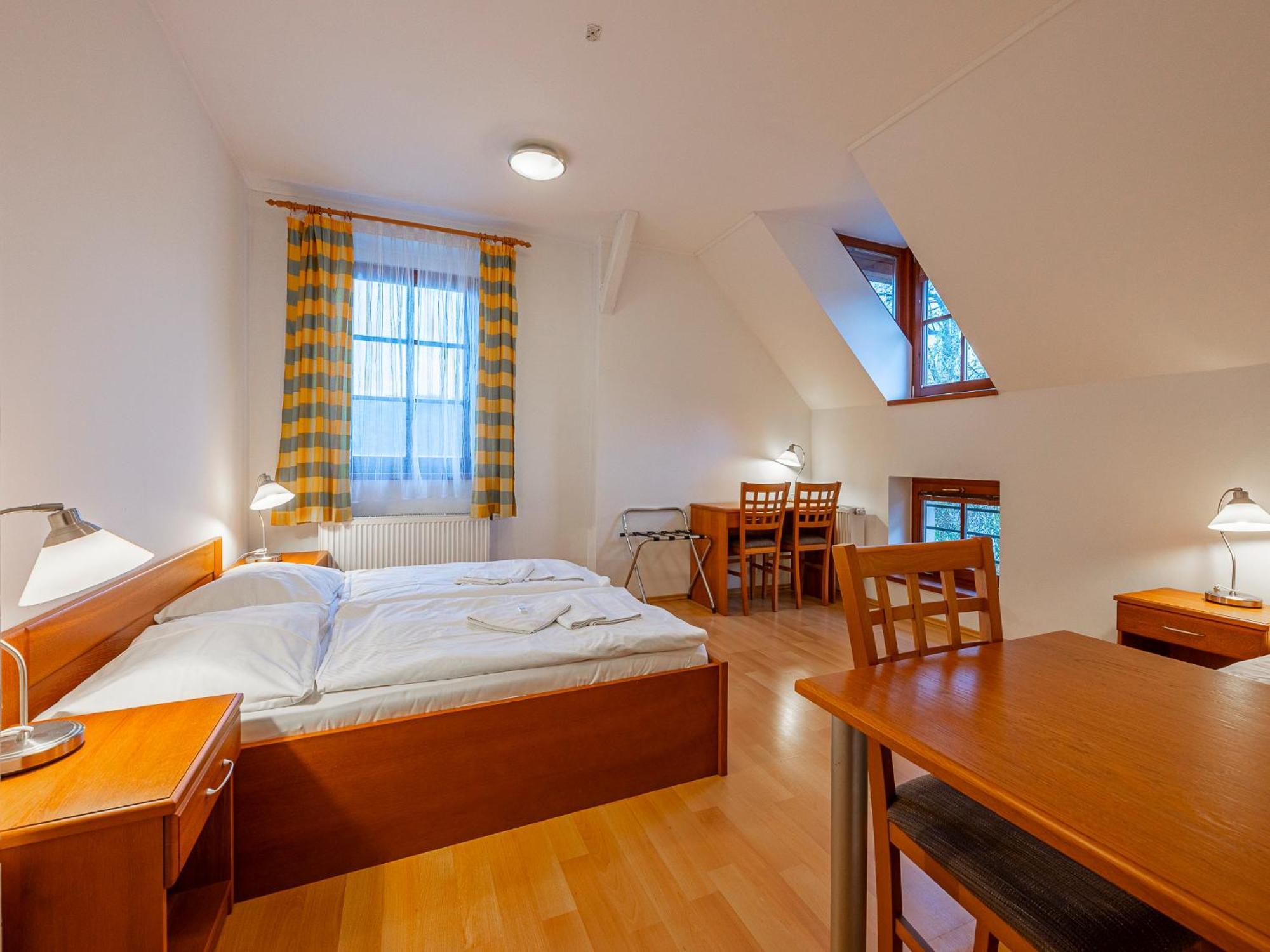 Mlyn Mitrovice Hotell Příbram Exteriör bild